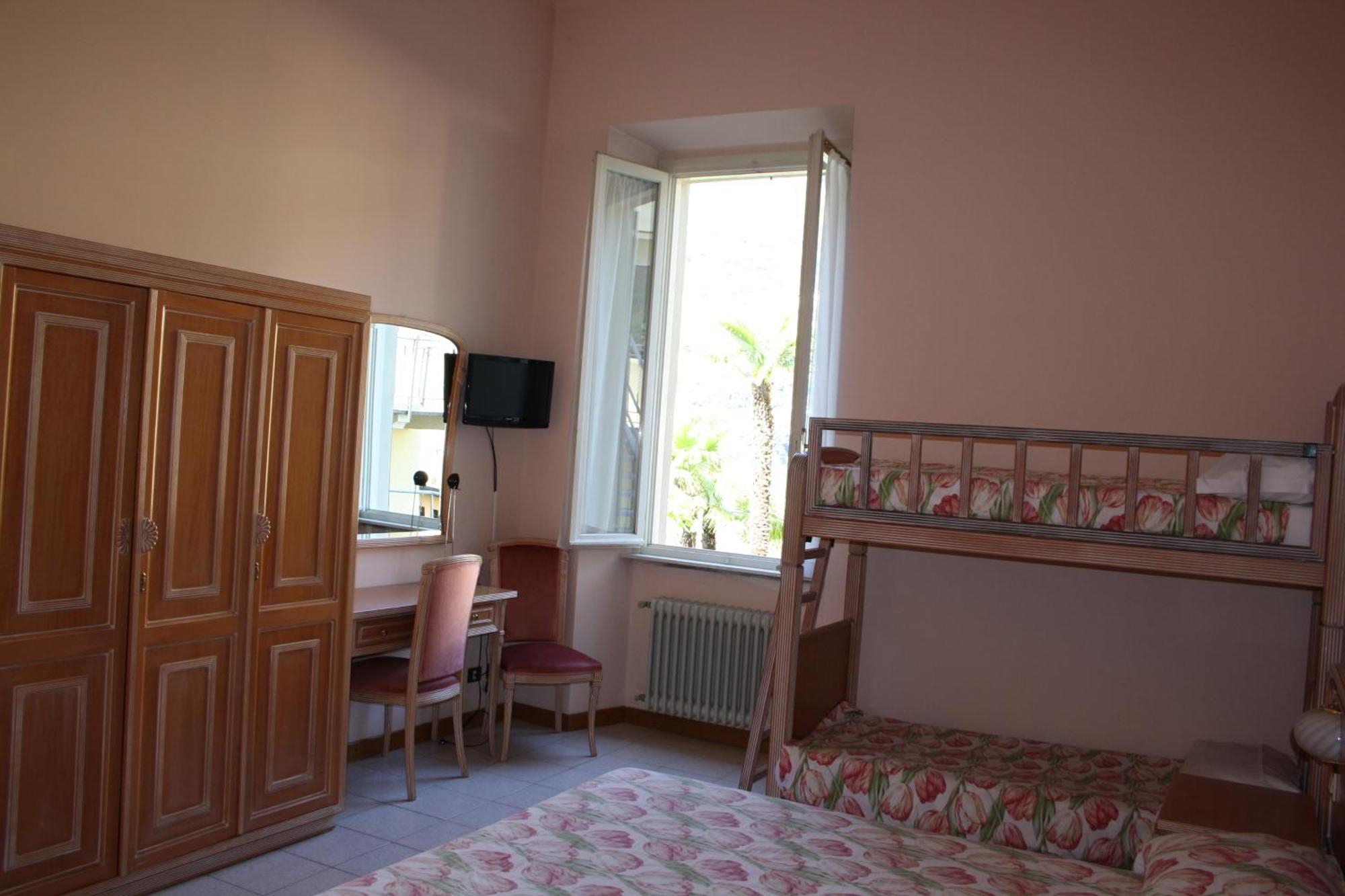 Hotel Vapore Торно Екстер'єр фото