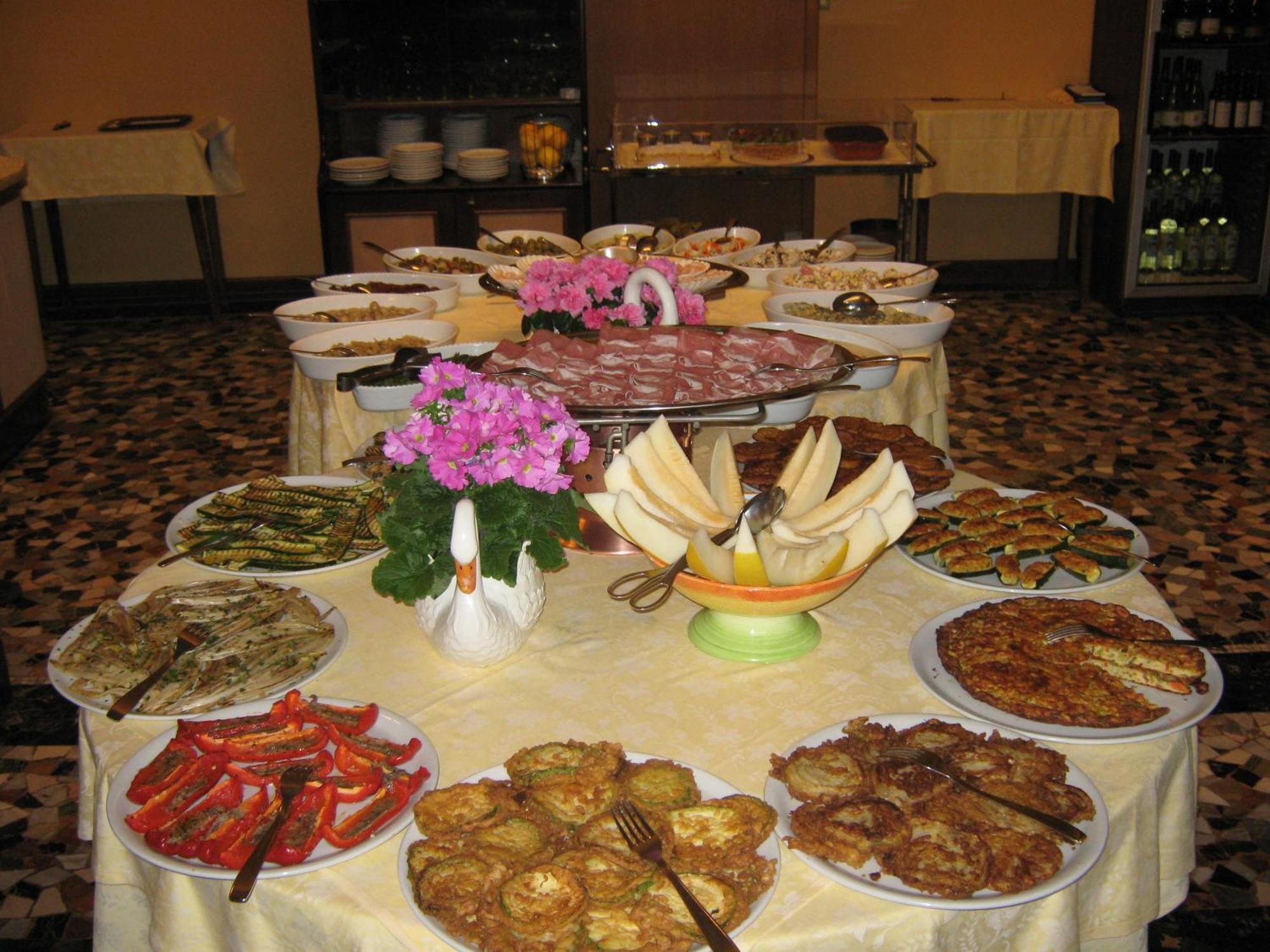 Hotel Vapore Торно Екстер'єр фото