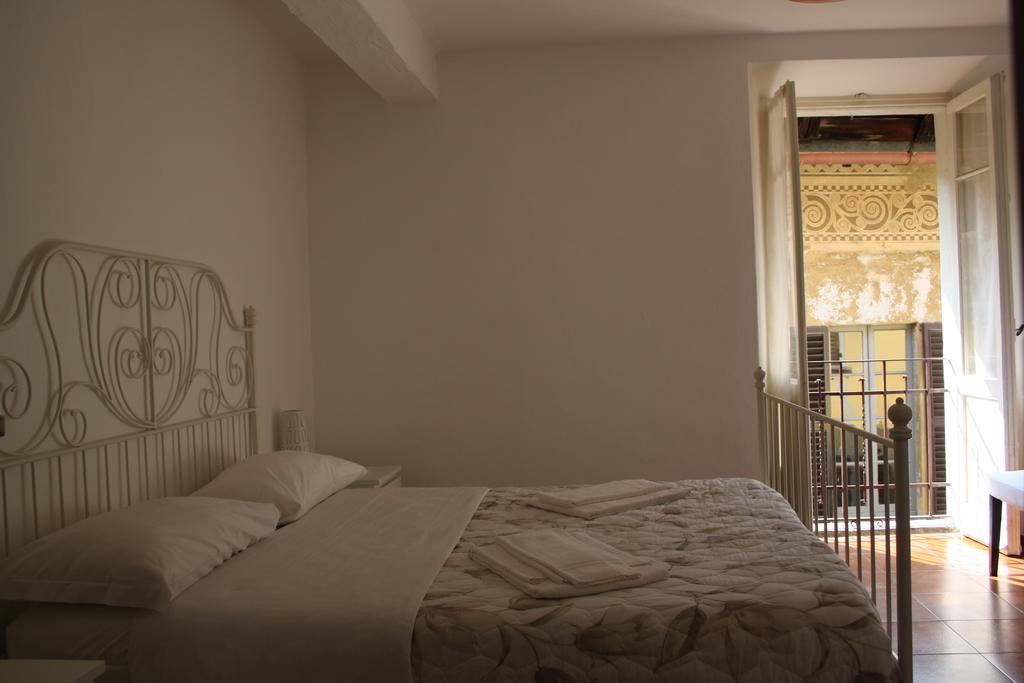 Hotel Vapore Торно Екстер'єр фото