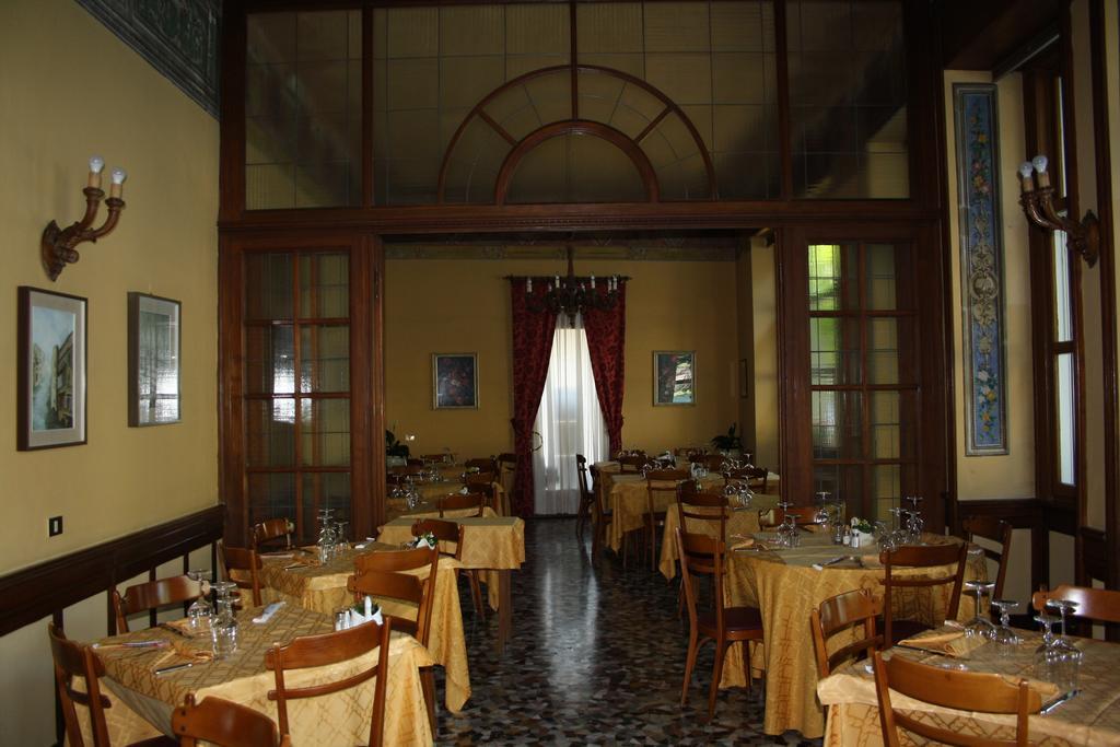Hotel Vapore Торно Екстер'єр фото