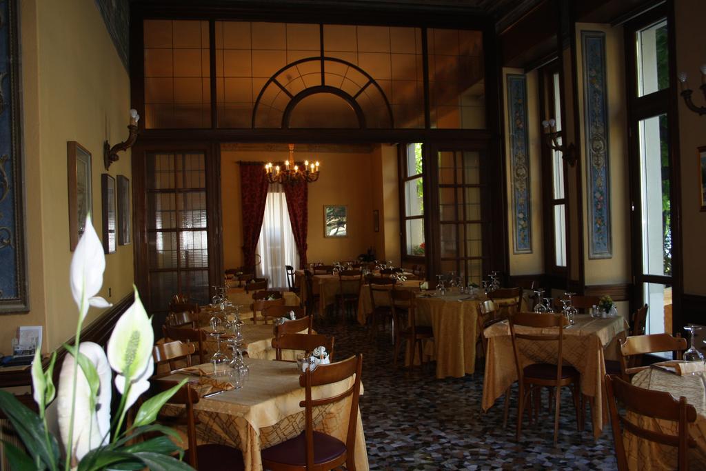 Hotel Vapore Торно Екстер'єр фото