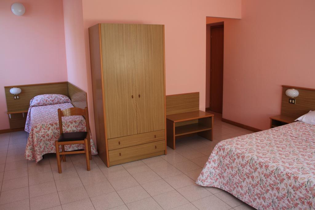 Hotel Vapore Торно Екстер'єр фото