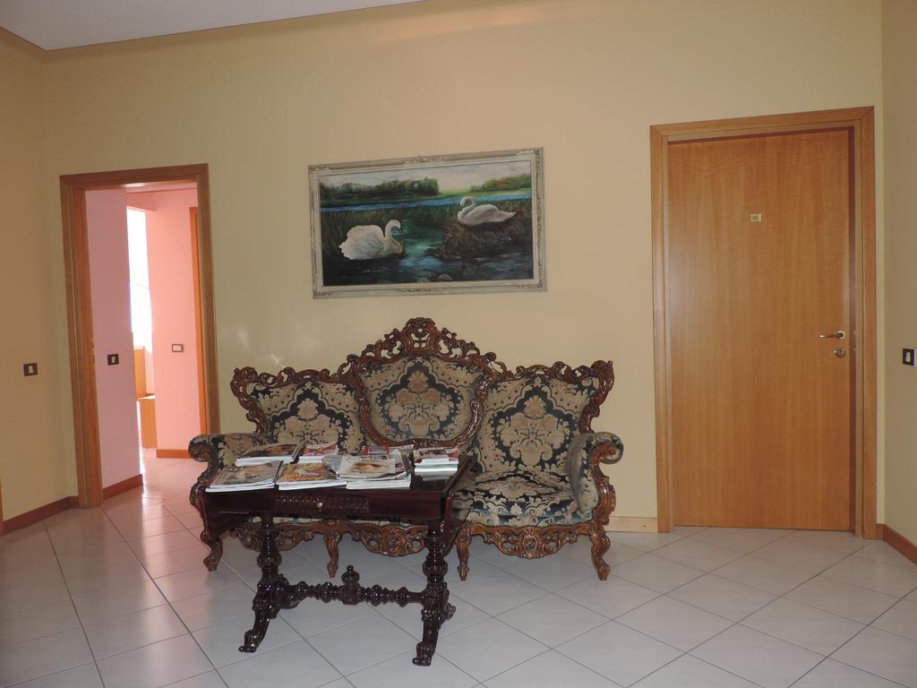 Hotel Vapore Торно Екстер'єр фото
