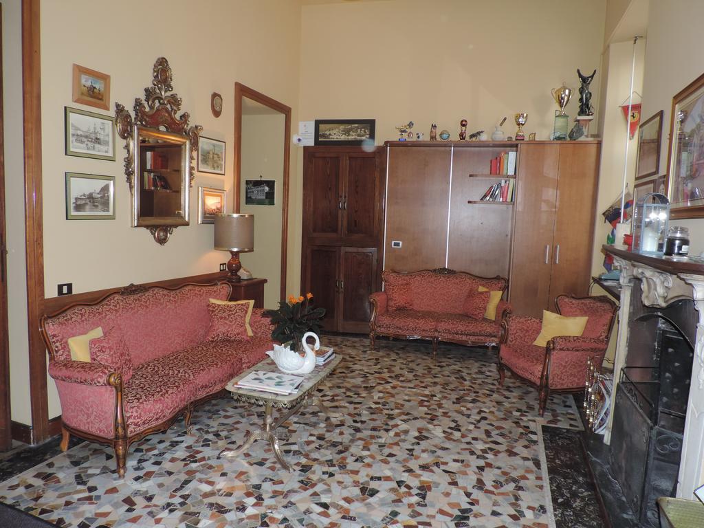 Hotel Vapore Торно Екстер'єр фото